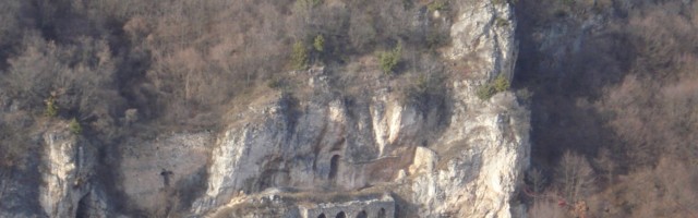 Ž. Rakočević: Svetlost, strah i poricanje