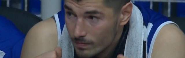 Navijači mu ovo NEĆE OPROSTITI! Luka Mitrović slavio pobedu nad Zvezdom pre kraja utakmice, pa dobio žestoke uvrede