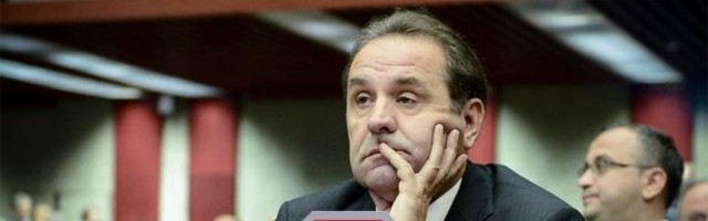 RAMPA ZA LJAJIĆA – Novi Statut FSS suspenduje političare