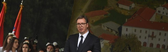 Vučić: “U decembru građanima po 20 evra…”