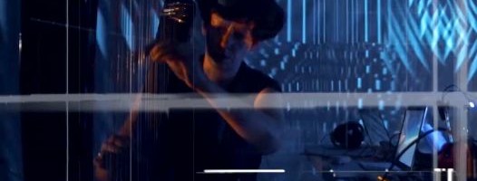 Mirage: Video performans sa harfom i elektronikom