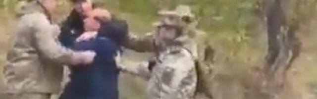 Ukrajinska vojska nasilno mobilizuje građane (VIDEO)