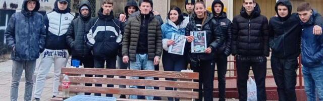 I prosjak dao 500 dinara: Humanost srednjoškolaca iz Prokuplja oduševila sve