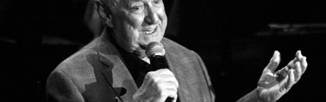 TUGA! Umro slavni pevač, na OVIM HITOVIMA generacije su stasavale!