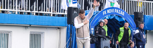 Lalatović napravio šou na Ramazanskom turniru: Popeo se na sto i izazvao gromoglasne reakcije