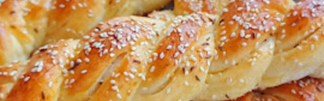 Uskršnja pletenica koja uvek uspeva: Mekana kao duša i sutradan, a na stolu izgleda kao remek-delo