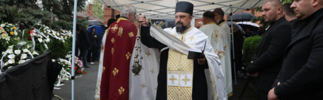 PARTIZANOV AS NOSIO DUŠKOV KRST: Evo i koje legende su ponele Vujoševića na večni počinak! (VIDEO)