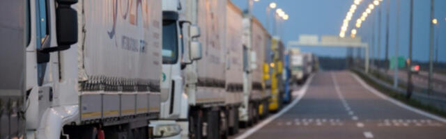 Теретна возила чекају два сата на излаз на граничним прелазима Батровци и Шид