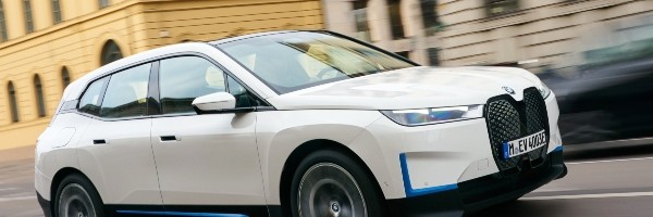 Premijera modela BMW iX