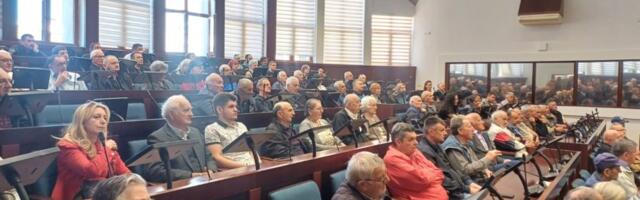 Prva grupa od 140 Čačana potpisala ugovore o sufinansiranju mera energetske sanacije kuća i stanova