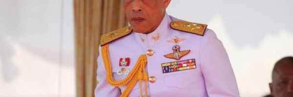 Tajlandski kralj karantin provodi sa haremom od 20 žena