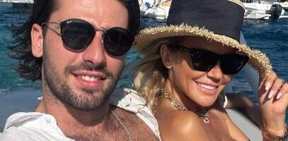 "MEDIJI SU NAM PRESUDILI" Pevačica posle razvoda smuvala 19 godina mlađeg, a sad objavili poruku koja je sve šokirala (FOTO)