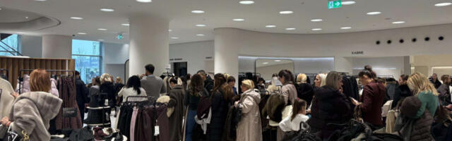 CRNI PETAK PARALISAO &quot;ZARU&quot; Kupci pohrlili kao da je sve džabe, u redu se čeka i po sat vremena (FOTO)