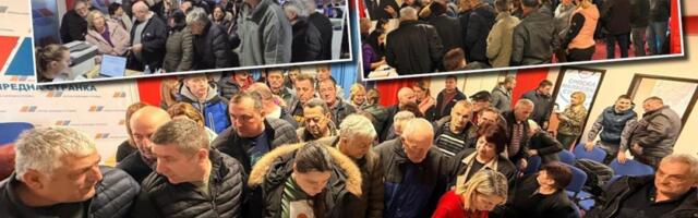 Nezapamćene gužve u Guči i Lučanima: Pogledajte koliko je ljudi došlo da podrži SNS