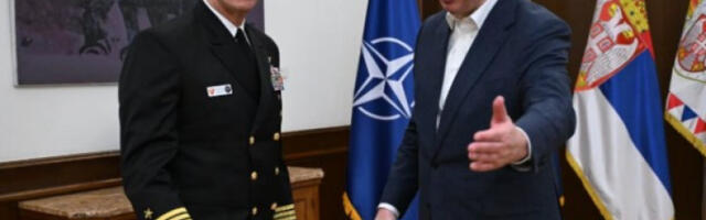 Вучић са командантом НАТО-а: Инсистирао сам на поштовању Резолуције 1244