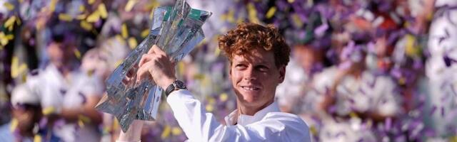 Siner stao uz rame Đokoviću i Federeru (VIDEO)