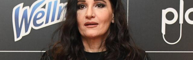 "IGNORISALA SAM SIMPTOME DOK MI NIJE ISKOČILA ŽLEZDA!" Mira Škorić prošla kroz pravi pakao: Pevačica otvorila dušu o 15 godina teške borbe sa karcinomom