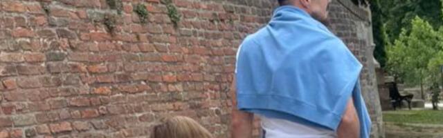 Ricky Martin buys Serbian national cap, and Serbian flag! Star strolls through Belgrade: "You're beautiful"