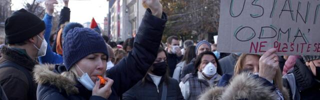 Kad policija zbog protesta dođe na vrata samohranih majki, novinara i aktivista