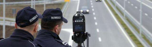 Divljao kod Batajničke petlje 233,2 km na sat!