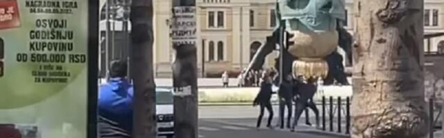 Masovna tuča kod spomenika Stefanu Nemanji (VIDEO)