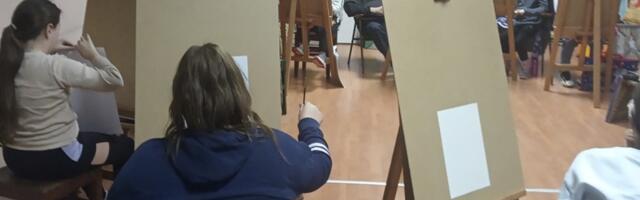 Почели часови цртања и сликања за све заинтересоване Драгачевце