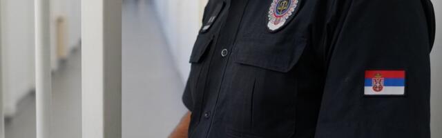 Za sedu kosu nema opravdanja! Nasilni starac supruzi slomio ruku, određen mu pritvor