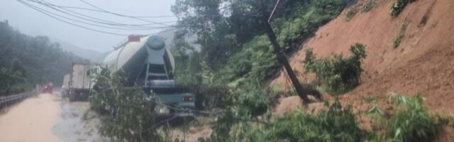 U poplavama u Vijetnamu poginulo više od 90 ljudi