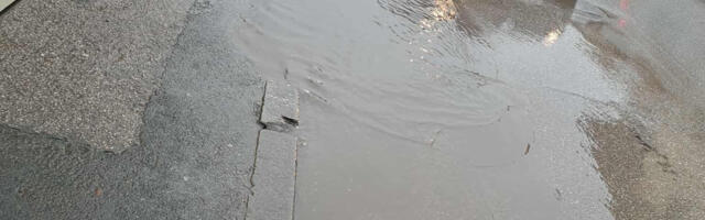 Na leskovačkim ulicama ništa novo: Kiša pada, virovi ostaju