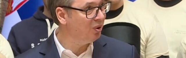 SVEČANI PRIJEM U PALATI "SRBIJA" Predsednik Vučić sa učenicima iz Vukovara: Deco, hvala vam!