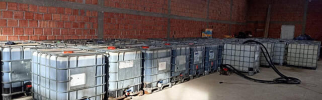 Ухапшен мушкарац у чијем закупљеном хангару је пронађено више од 34.000 литара нафтних деривата