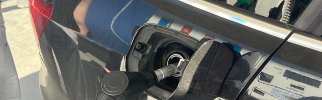 Vučić saopštio: Ovo su nove cene goriva na pumpama; „Država se gotovo u potpunosti odriče prihoda“