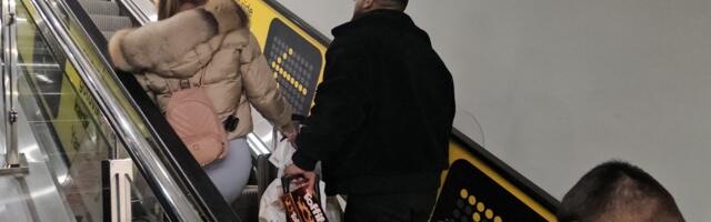 Pevačica (38) bila primorana da peva dok su BIZNISMENI BILI INTIMNI u istoj prostoriji: "ČUČALI SMO ISPOD STOLA, oni su samo nastavili"