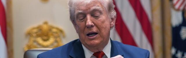 Svet u šoku, ovo niko nije očekivao: Tramp stavlja svoj lik na američke pasoše, društvene mreže gore!