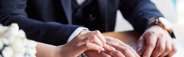 Zašto se burma nosi baš na domalom prstu?