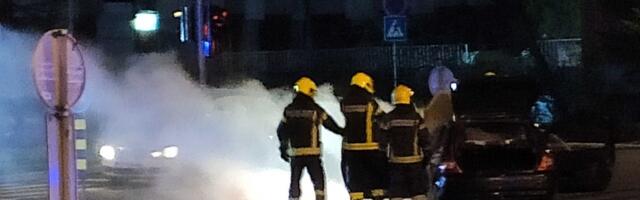 Zapalio se automobil u beogradskom Bloku 30