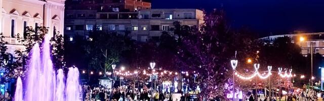 "Zana" i Sergej Ćetković zabavljaće Kragujevčane na trgovima