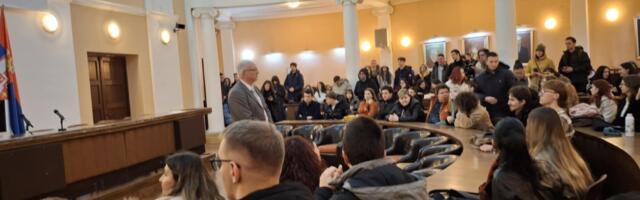 Studenti u Nišu blokirali Rektorat