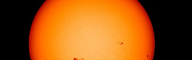 Сунчеве пеге ускоро поново на видљивој страни