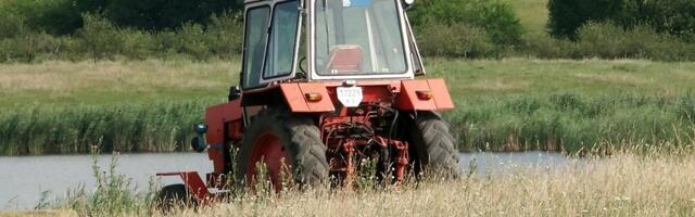 DEDA DEČAKA KOG JE PREGAZIO TRAKTOR ISPRIČAO POLICIJI KAKO JE TAČNO DOŠLO DO NESREĆE! Mališan zadobio teške povrede, i dalje u kritičnom stanju!