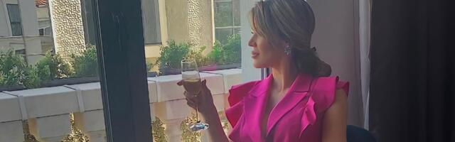 Srpska pevačica ni kriva ni dužna DOBILA BATINE! Progovorila o traumatičnom iskustvu koje nikada neće zaboraviti: "KLEPIO ME JE PO GLAVI!"