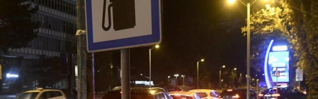 HAOS NA PUMPAMA U HRVATSKOJ! Nestašica dizela širom zemlje, od noćas i nove više cene - LJUDI SA BURADIMA ČEKAJU U REDOVIMA!