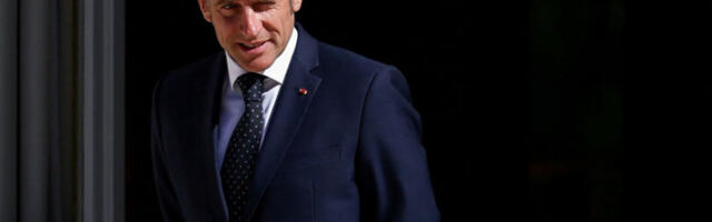 Макрон разговарао са Трампом и Пезешкијаном: позив на обнову преговора и спречавање ескалације