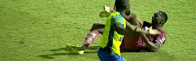Horor! Igrač vrištao od bola, stopalo mu umalo otpalo, saigrači plakali u agoniji (VIDEO)
