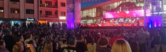 Spektakularan koncert Big Bend Radio – televizije Srbije na Gradskom trgu