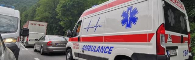 "Zadobio je opekotine po licu, grudima i rukama"! Evo u kakvom je stanju radnik koga je udarila struja na lokomotivi