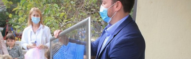(FOTO) DEČIJA NEDELJA NA STAROM GRADU – POКLONI ZA PREDŠКOLCE IZ PREDŠКOLSКE USTANOVE „DEČJI DANI“