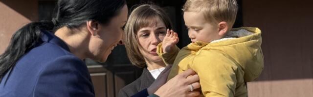 Boškovići dobili "krov nad glavom" pomoću mera države: Porodicu obišla ministarka Žarić Kovačević (FOTO)