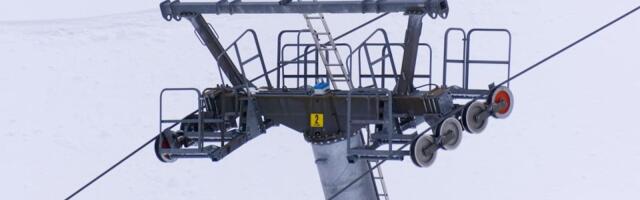 VIDEO: Na Jahorini spasena devojčica koja je visila sa sedišta žičare