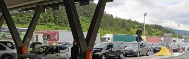 Gužve na graničnim prelazima na izlazu iz Srbije! Čeka se šest sati, ljudi su van sebe, počeli odmori